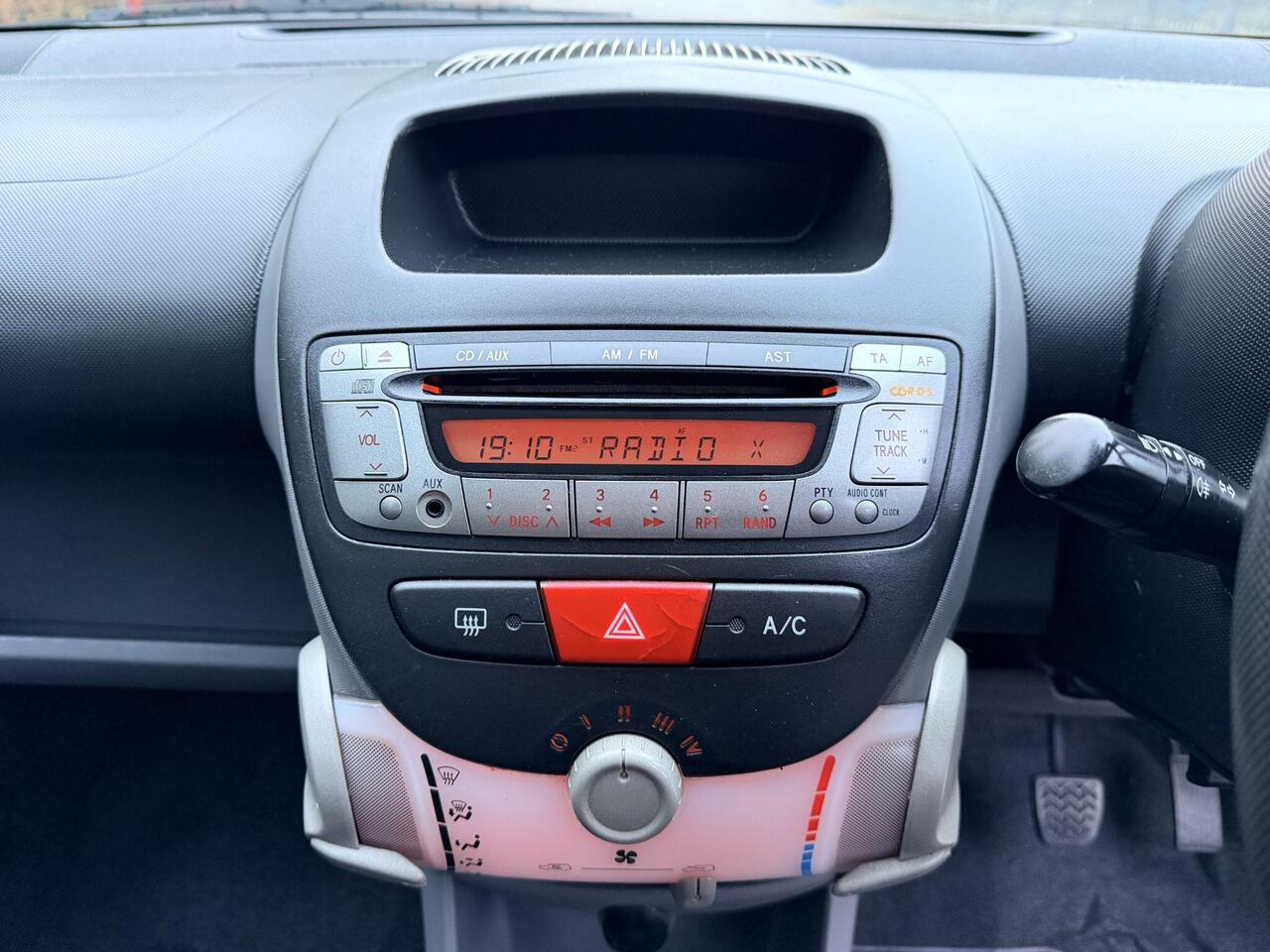 Toyota AYGO — photo 42