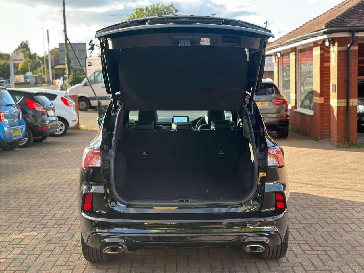 Ford Kuga — photo 24