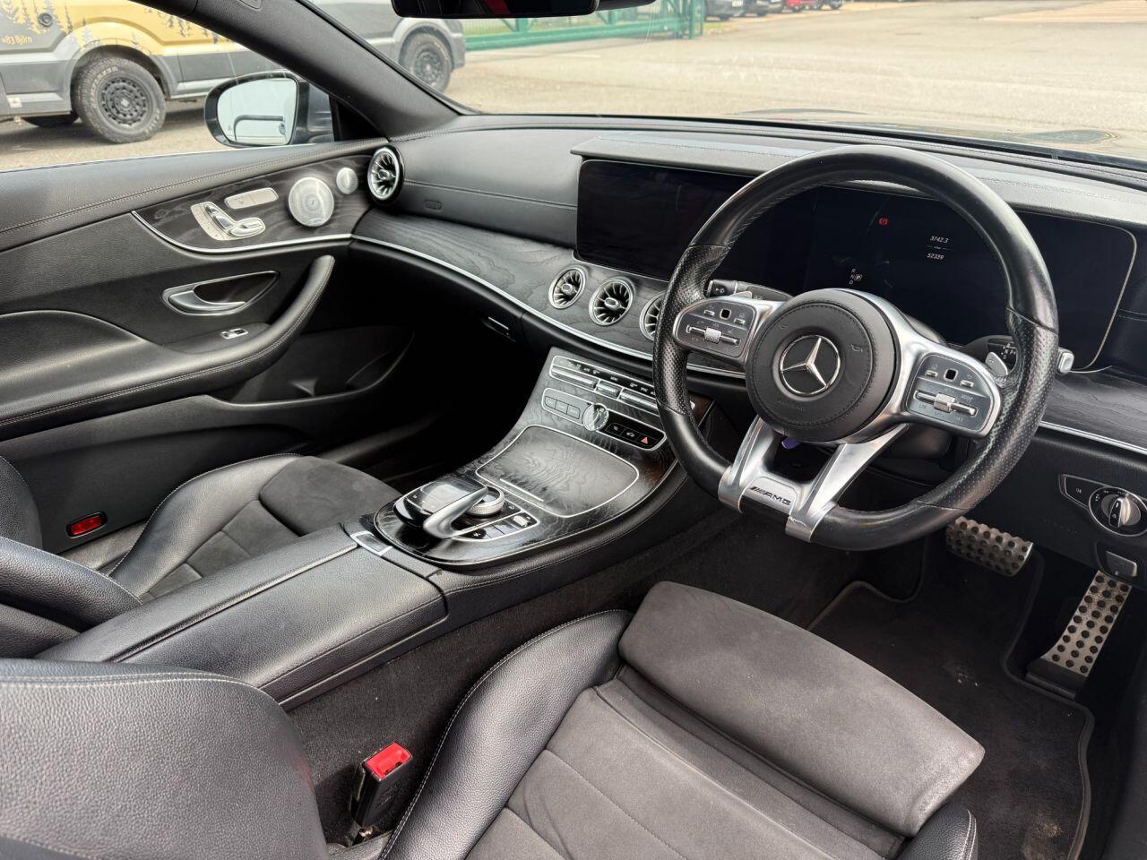 Mercedes-Benz E Class — photo 2