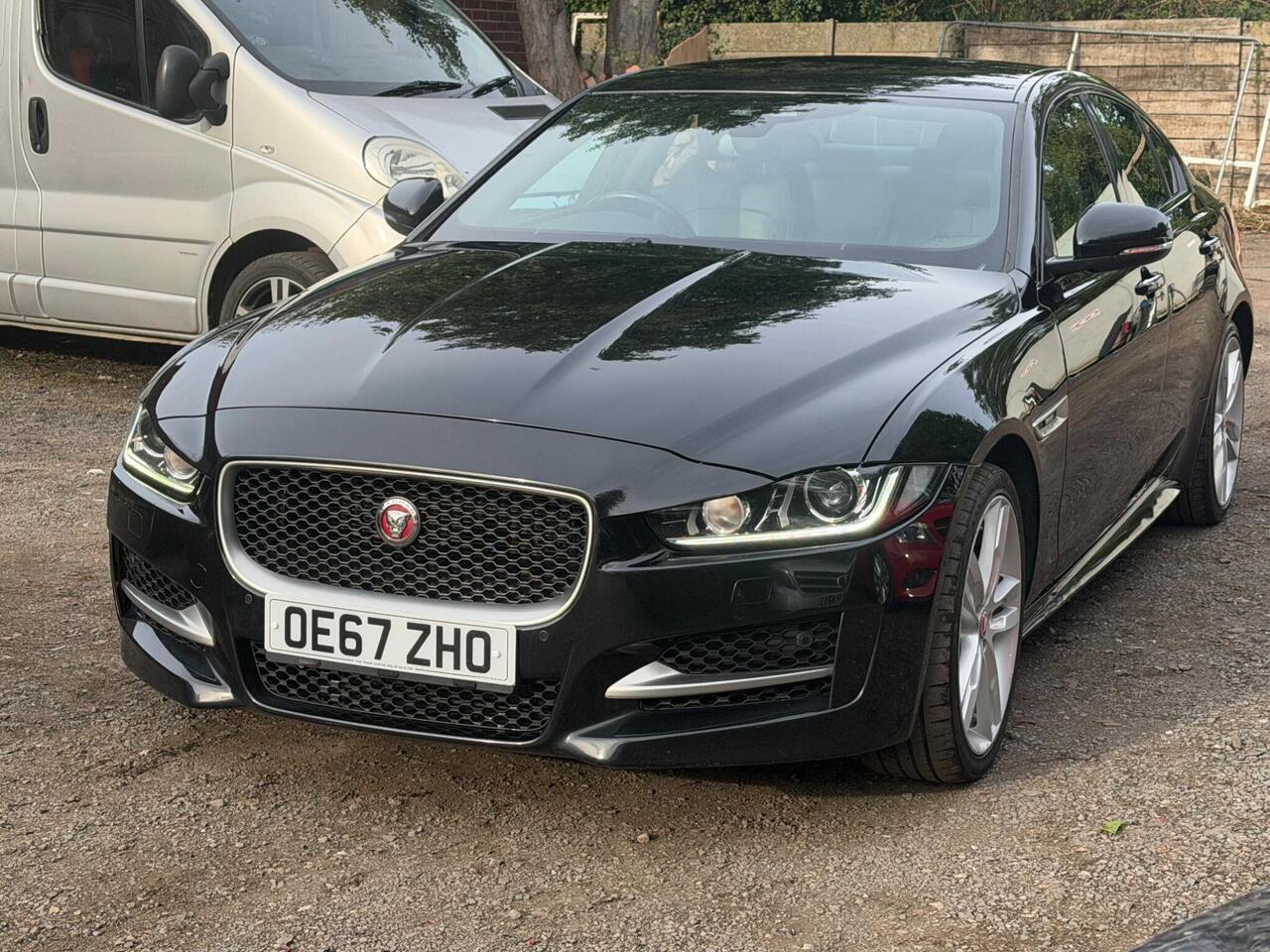 Jaguar XE — photo 4