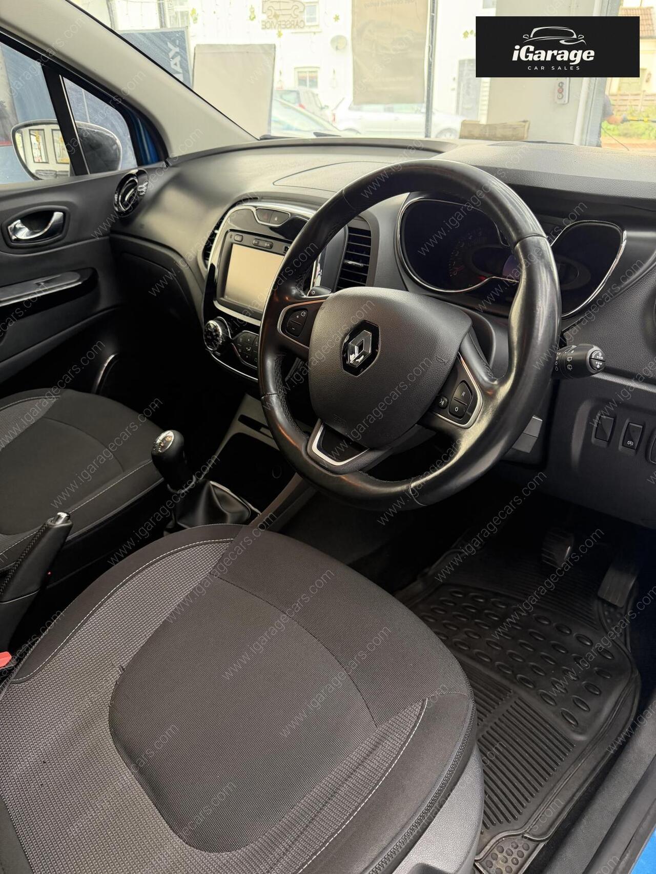 Renault Captur — photo 18