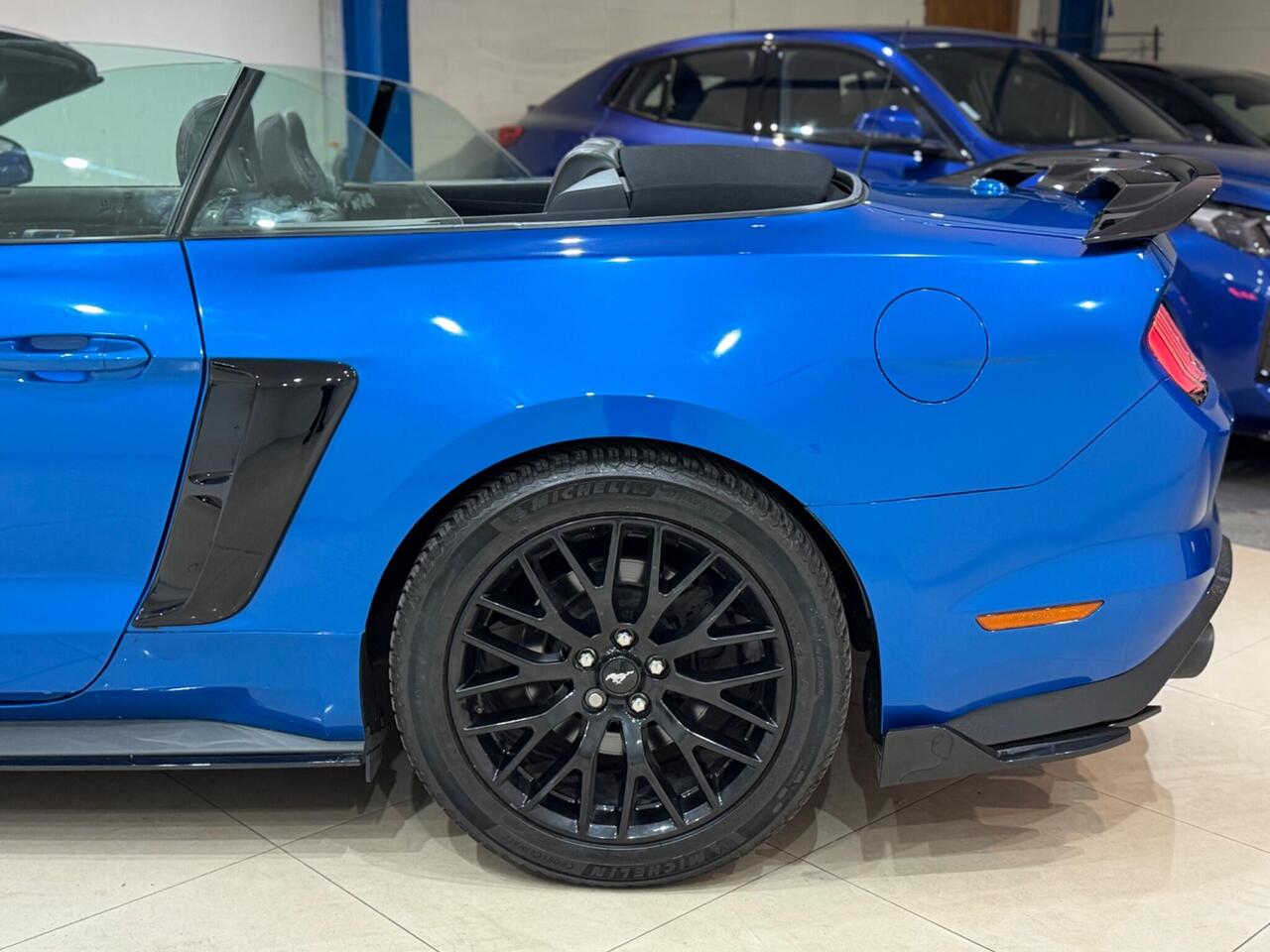 Ford Mustang — photo 32