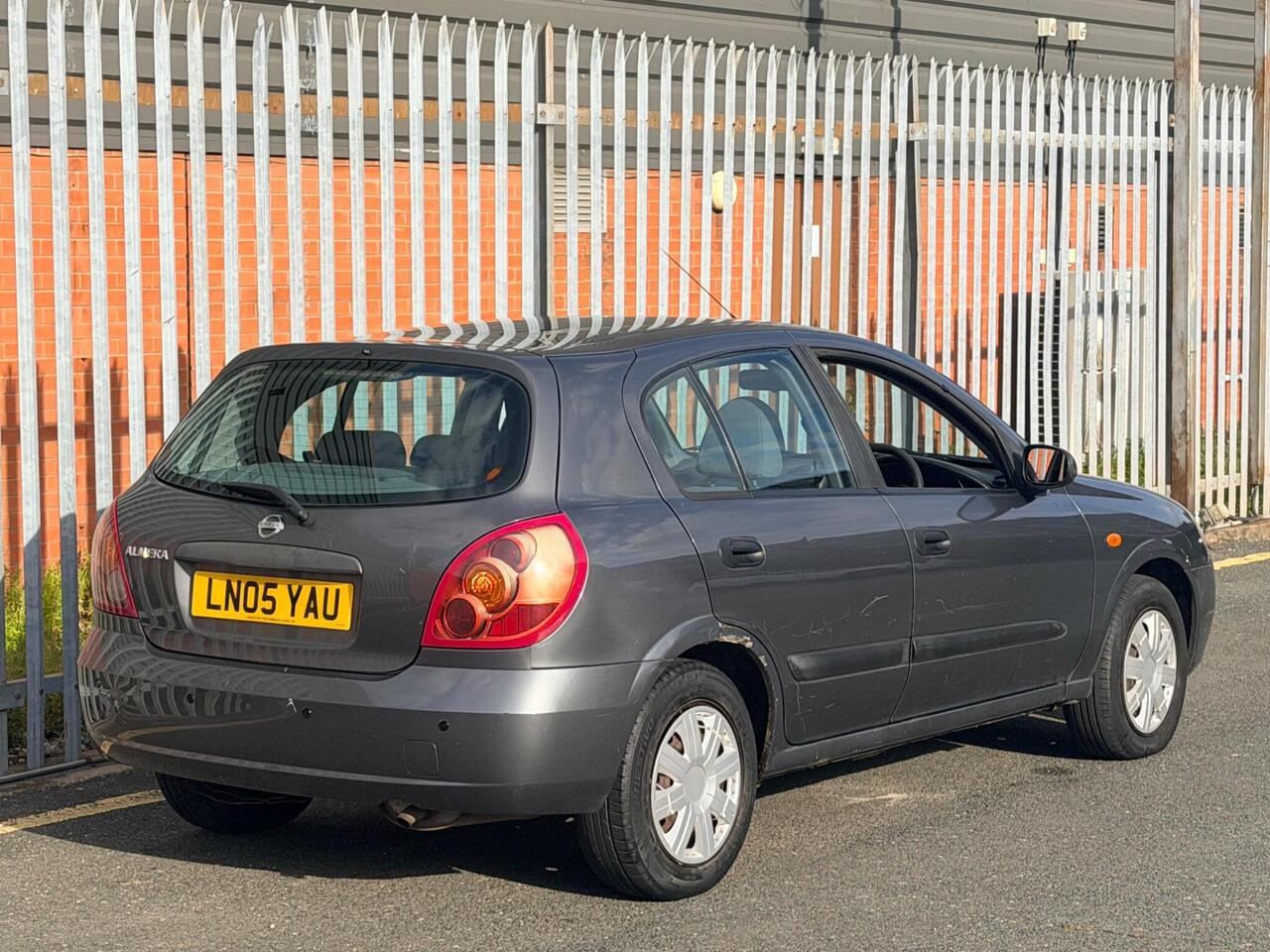 2005 Nissan Almera 1.8 S 5dr, photo 3