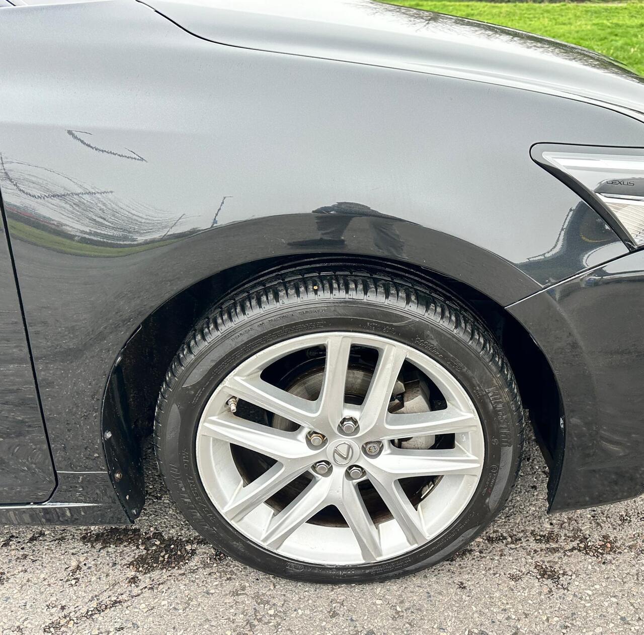 Lexus CT — photo 37
