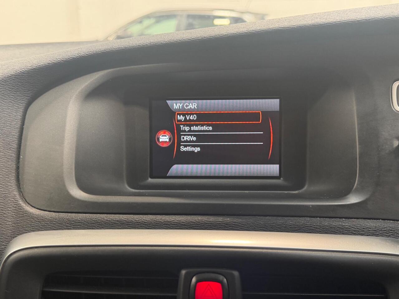 Volvo V40 Cross Country — photo 28