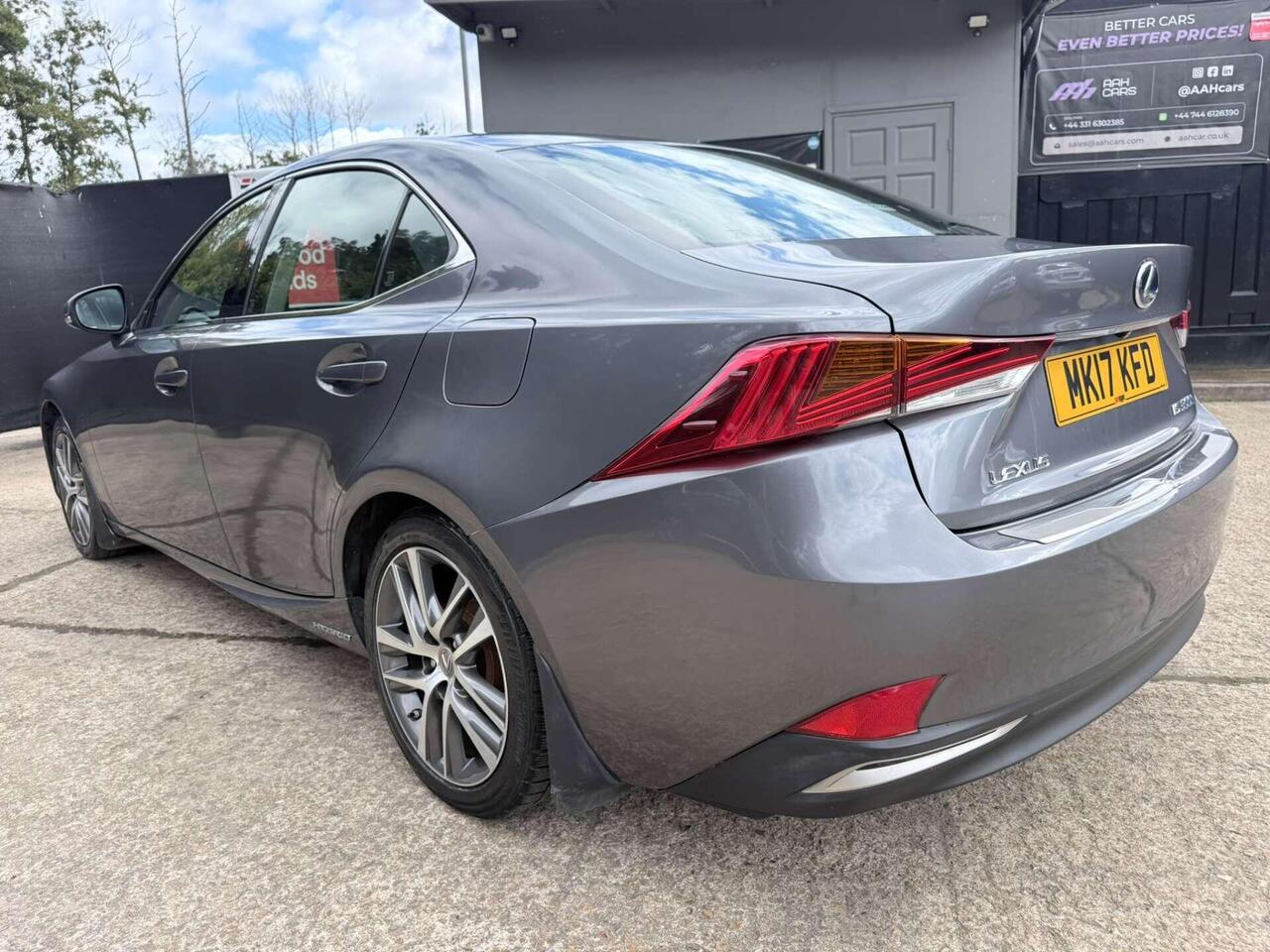Lexus IS — photo 42