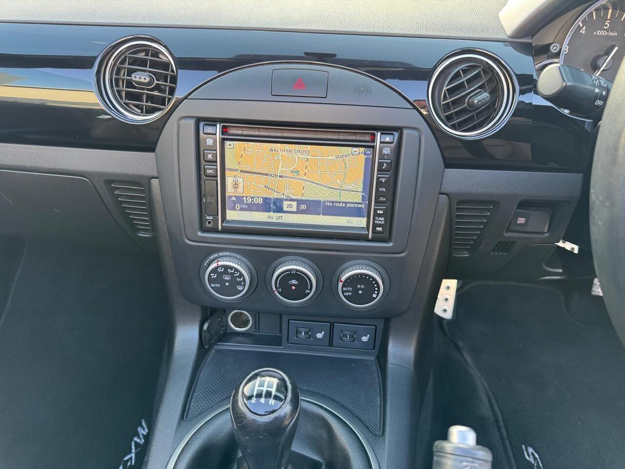 Mazda MX-5 — photo 23