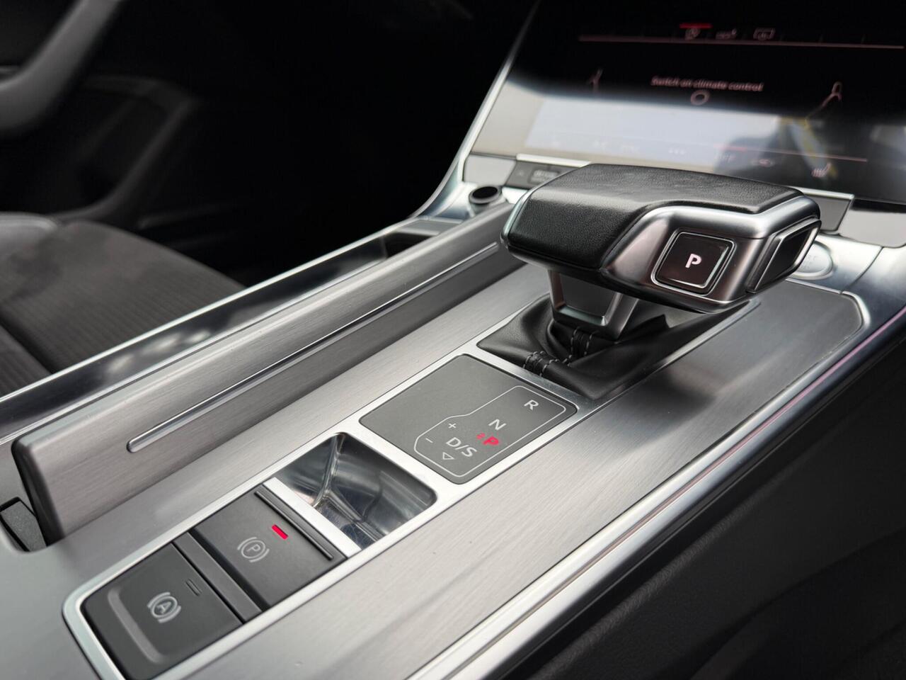 Audi A6 Avant — photo 30