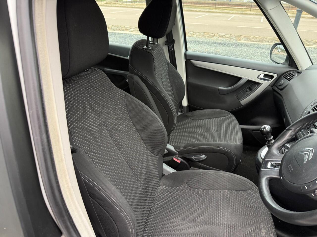 Citroen C4 Picasso — photo 25