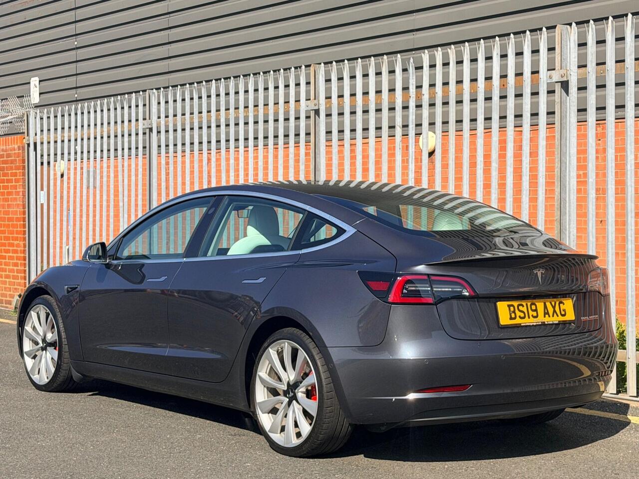 2019 Tesla Model 3 (Dual Motor) Performance Auto 4WDE 4dr (Performance Upgrade), photo 13