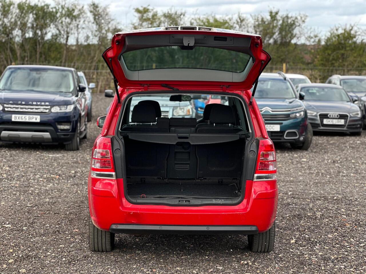Vauxhall Zafira — photo 26