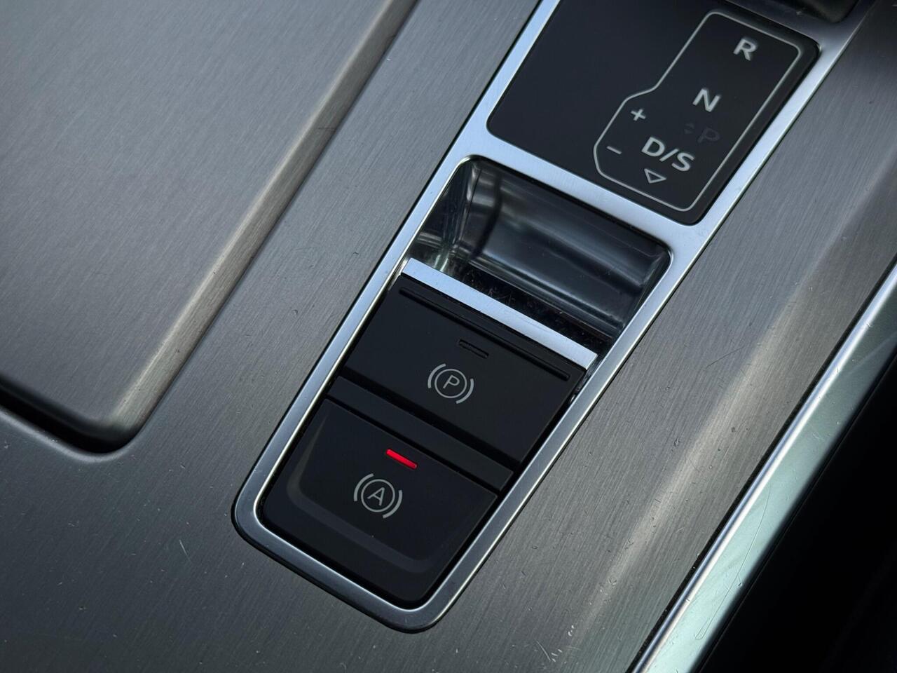 Audi A6 Saloon — photo 55