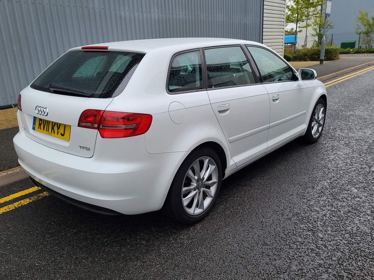 Audi A3 — photo 8