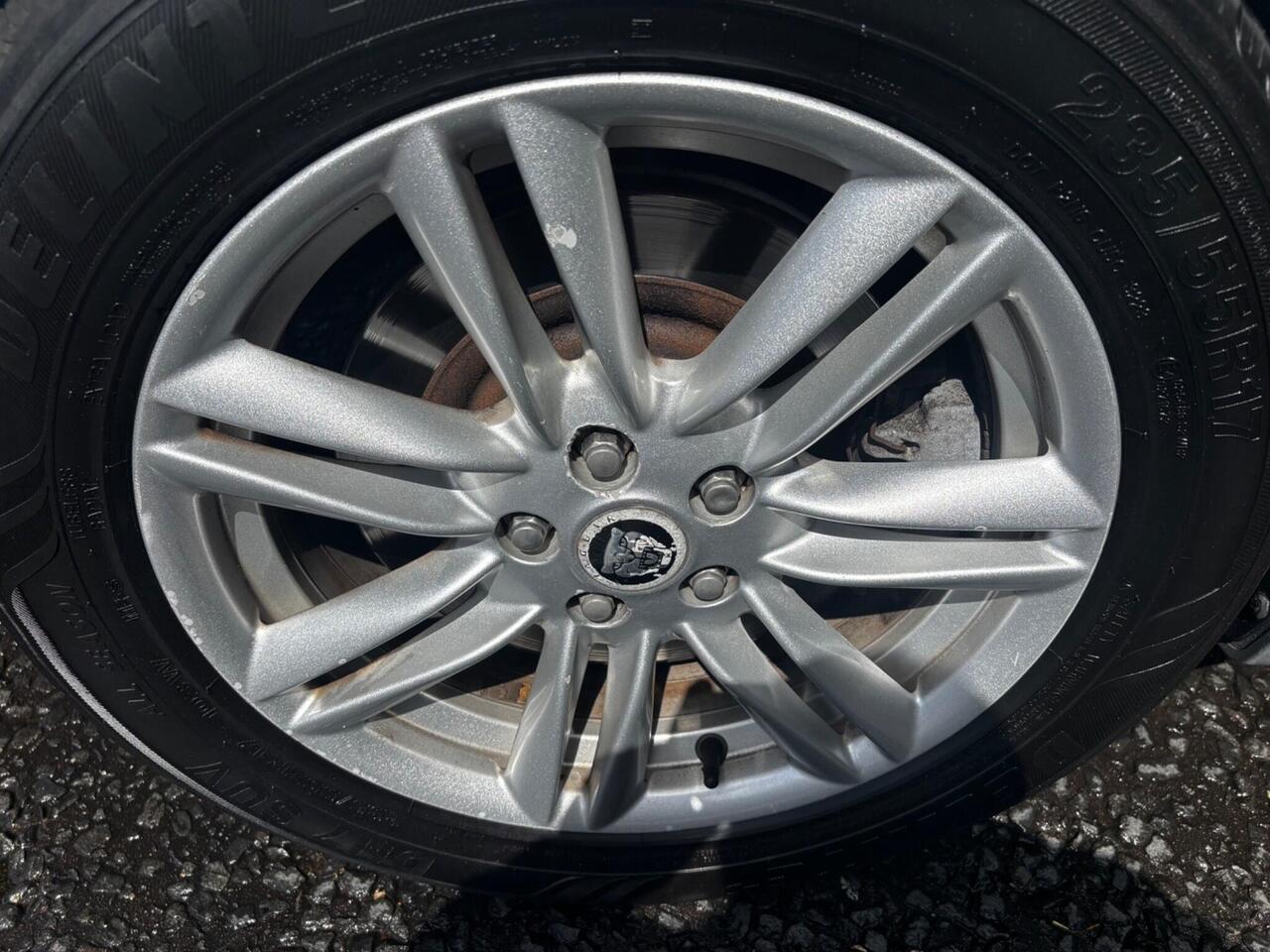 Jaguar XF — photo 9