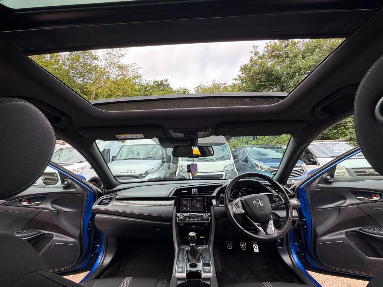Honda Civic — photo 31