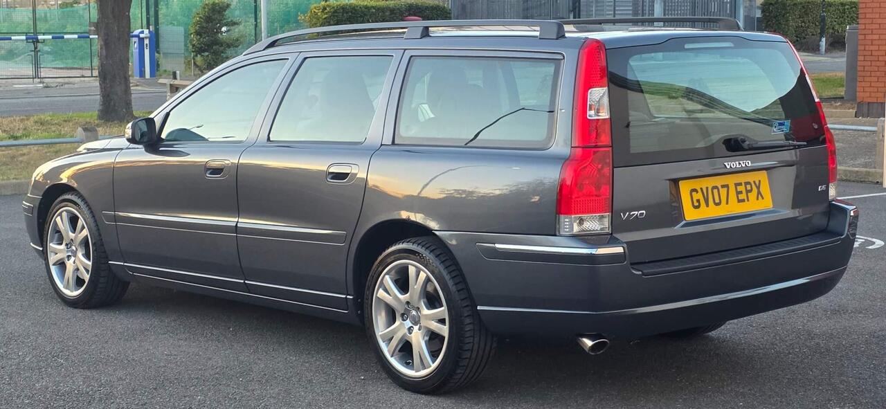 Volvo V70 — photo 5