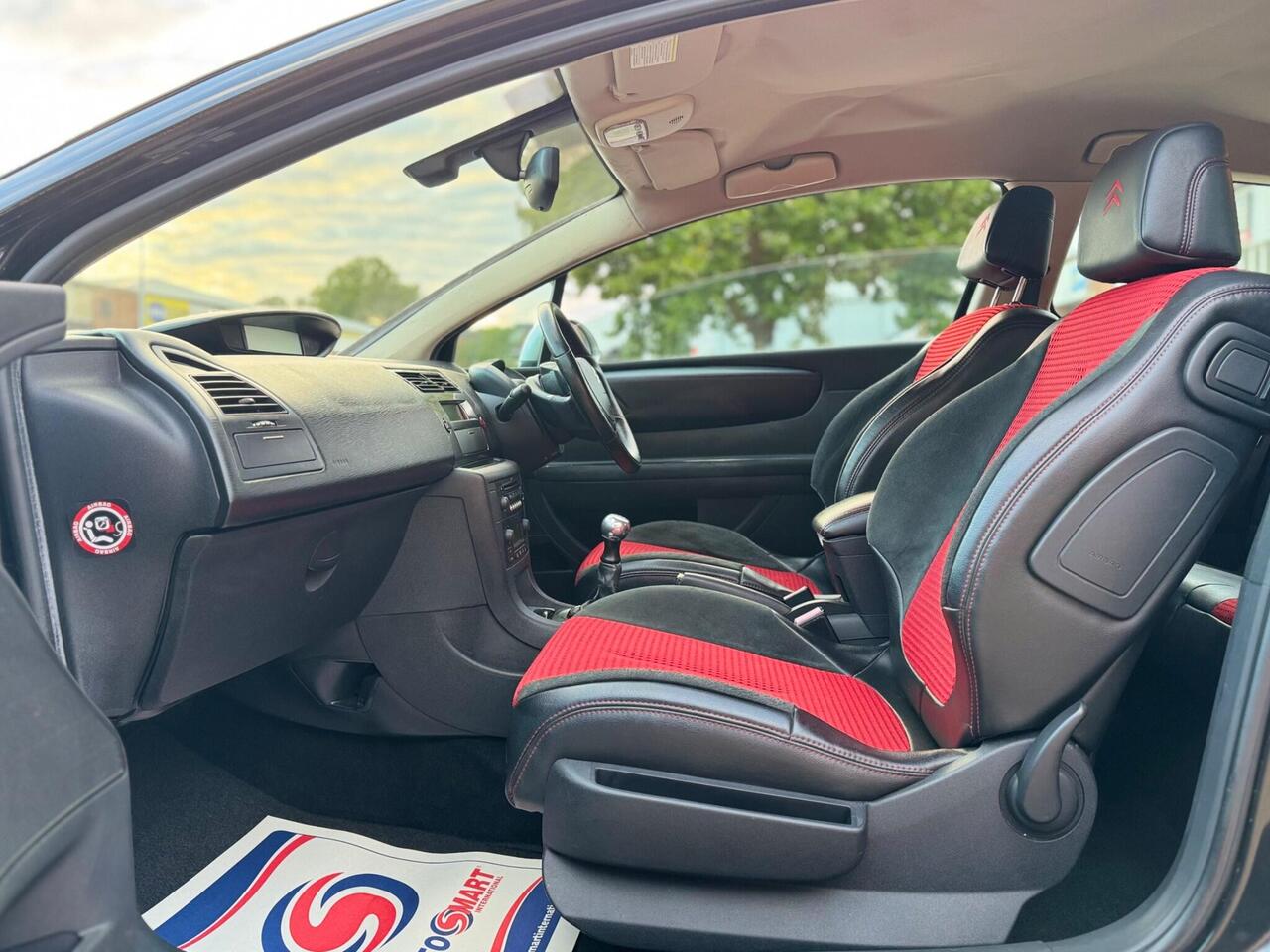 Citroen C4 — photo 11