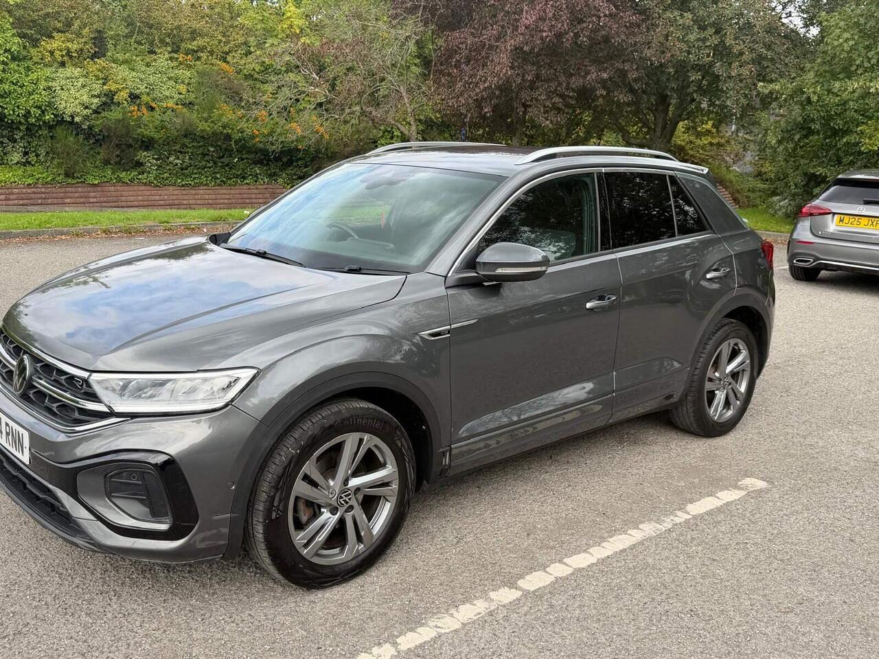 Volkswagen T-Roc — photo 3