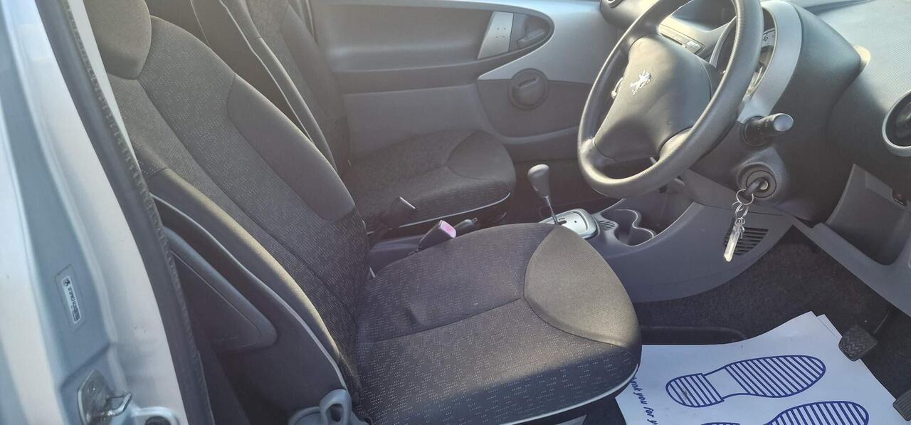 Peugeot 107 — photo 7