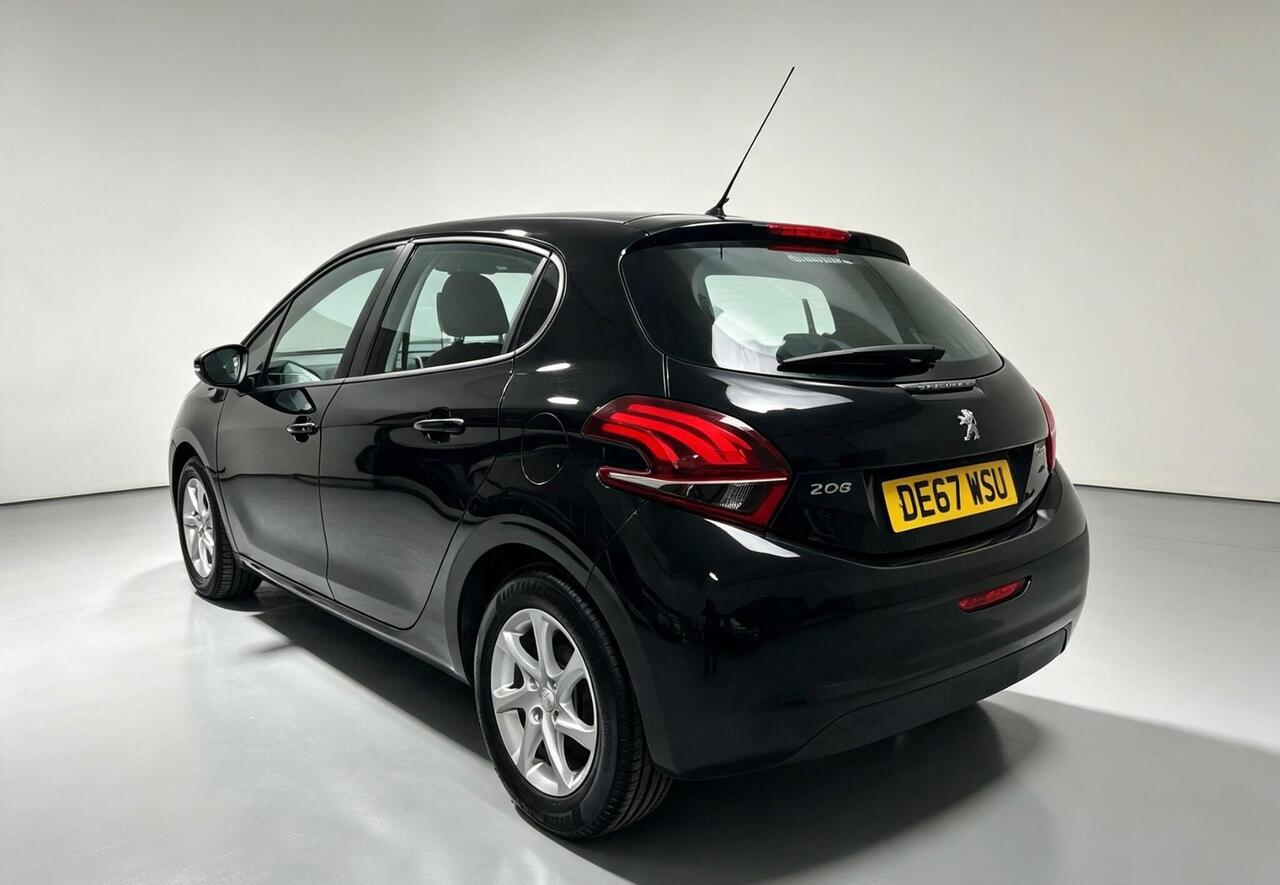 Peugeot 208 — photo 4