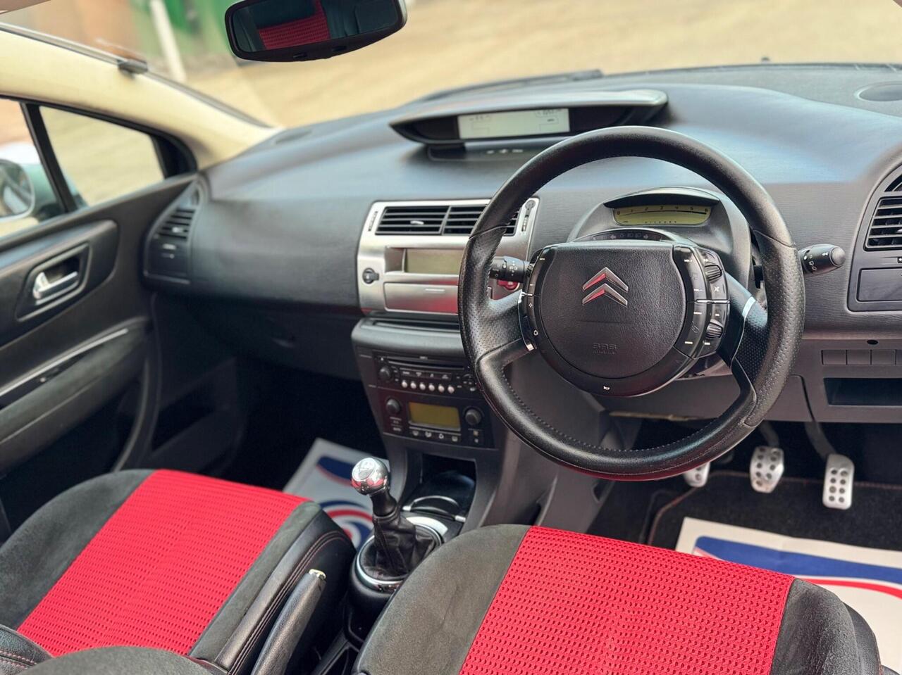 Citroen C4 — photo 9