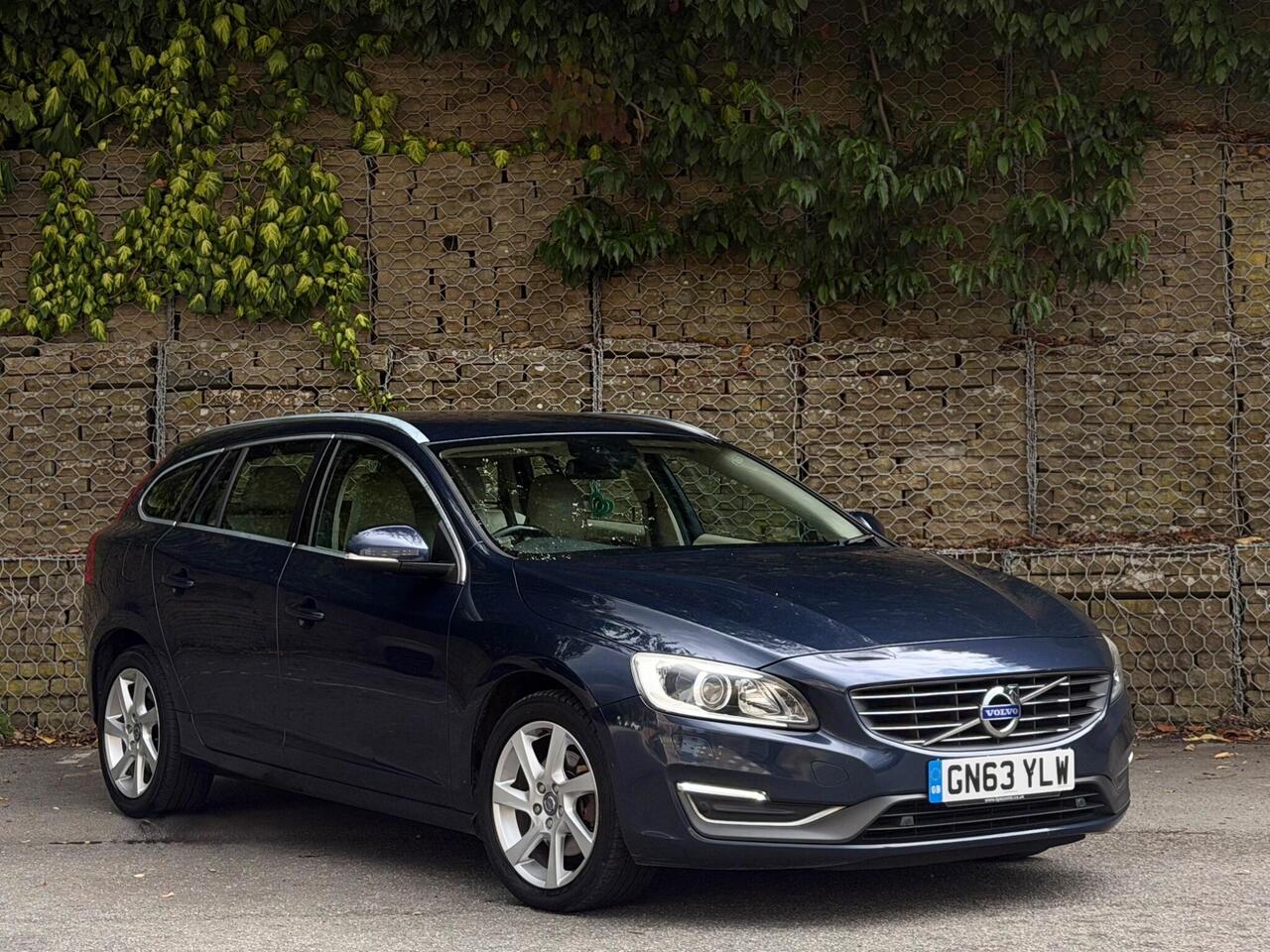 Volvo V60 — photo 1