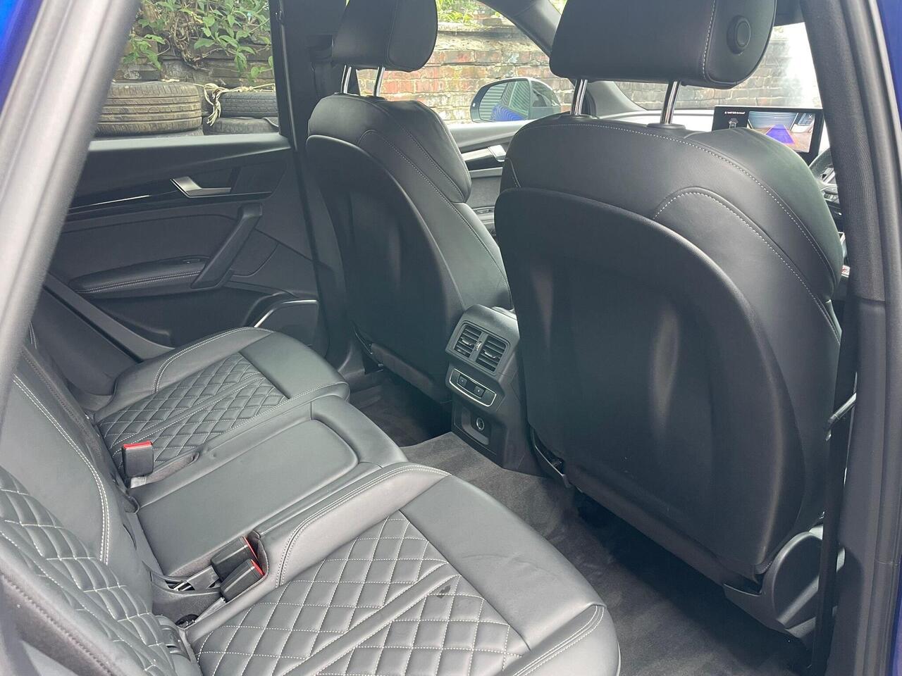Audi Q5 — photo 12