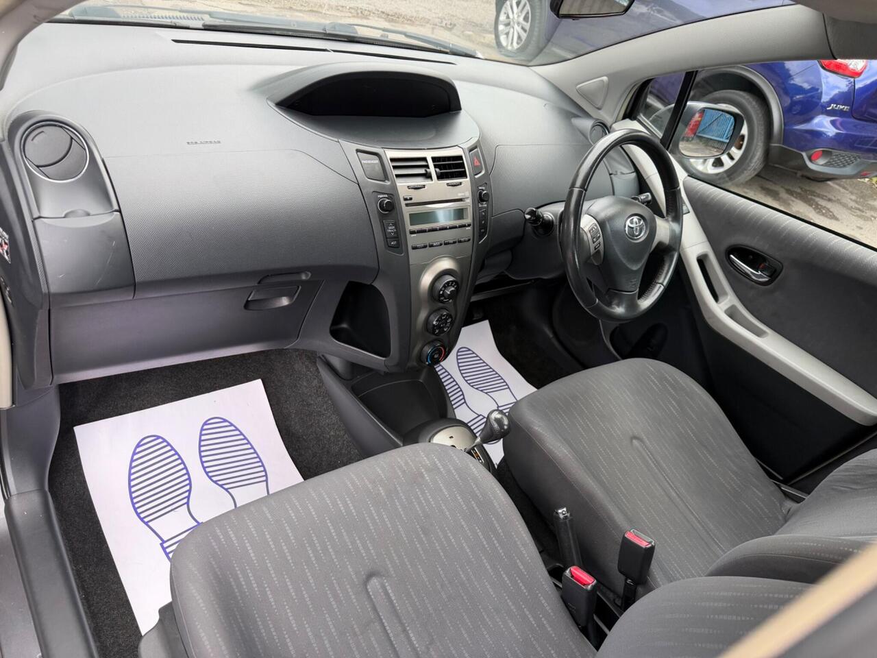 Toyota Yaris — photo 15