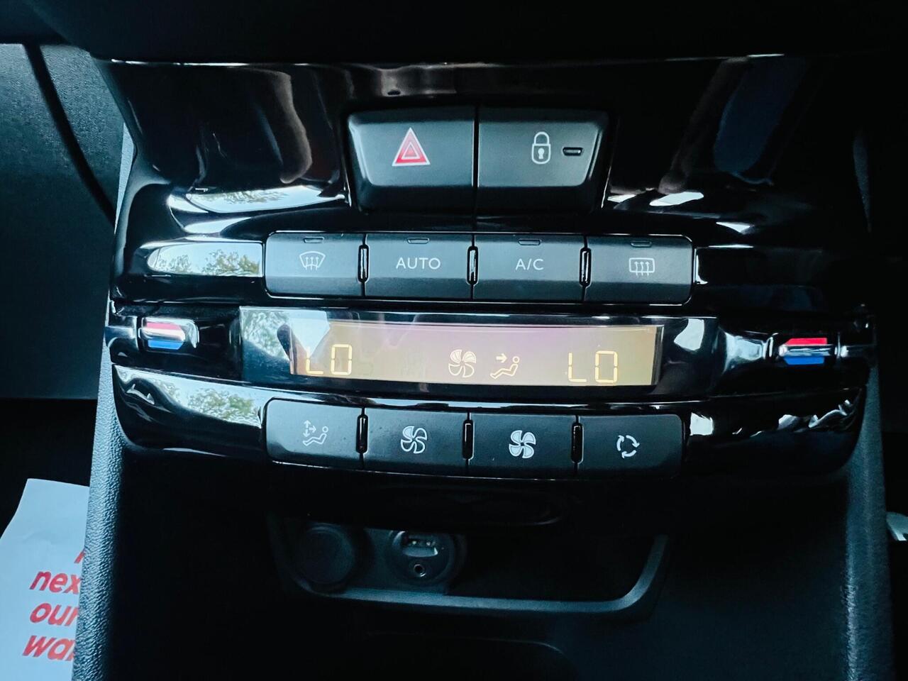 Peugeot 208 — photo 54