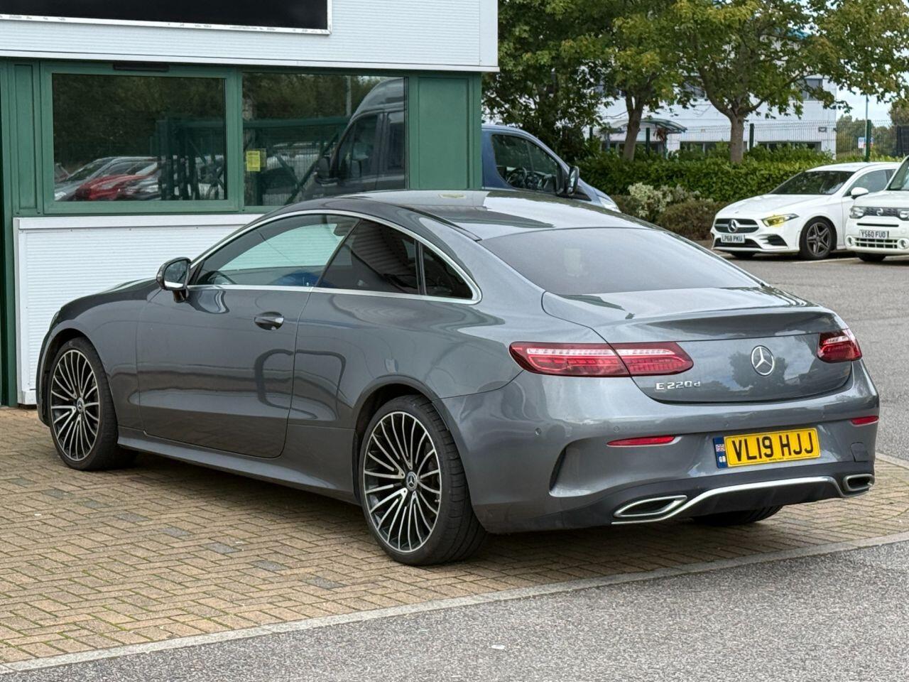 Mercedes-Benz E Class — photo 7