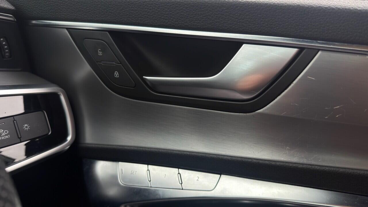 Audi A6 Saloon — photo 23