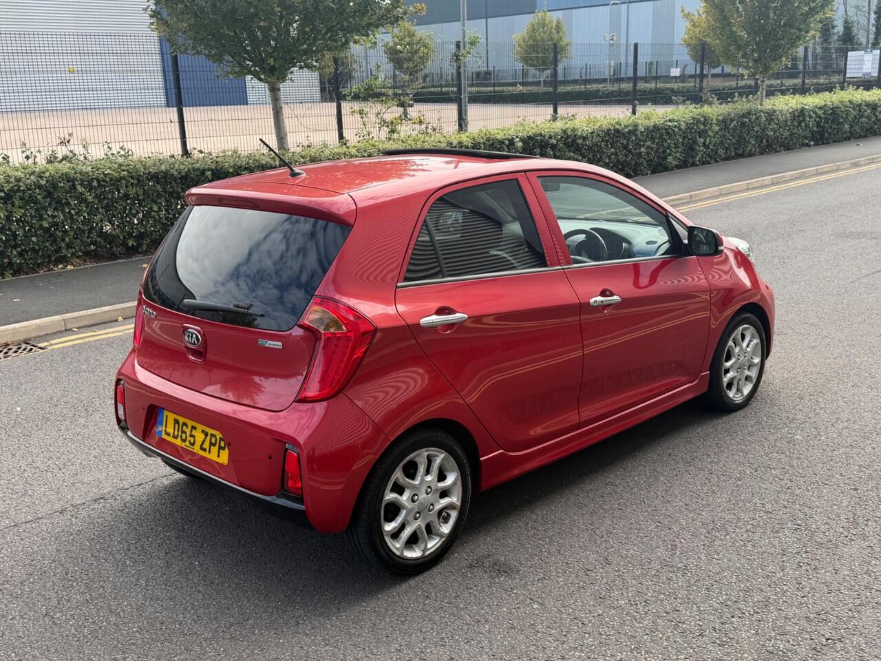 Kia Picanto — photo 13