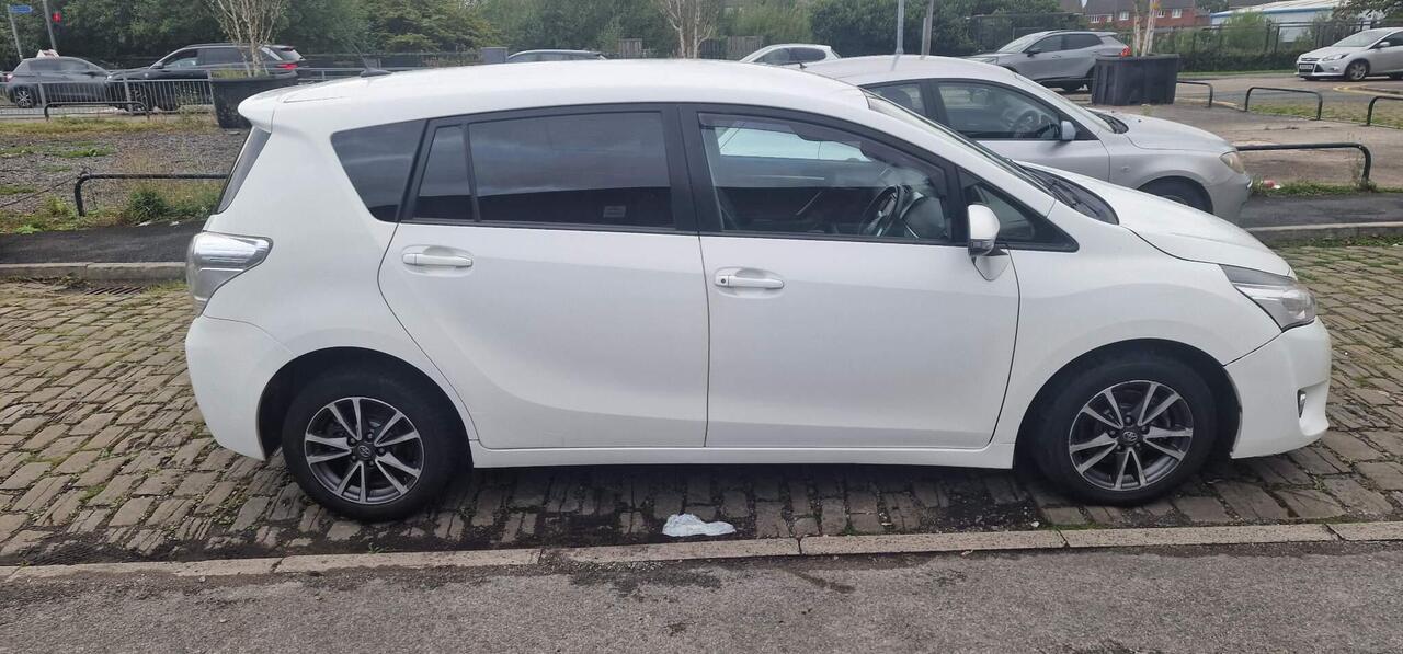 Toyota Verso — photo 6