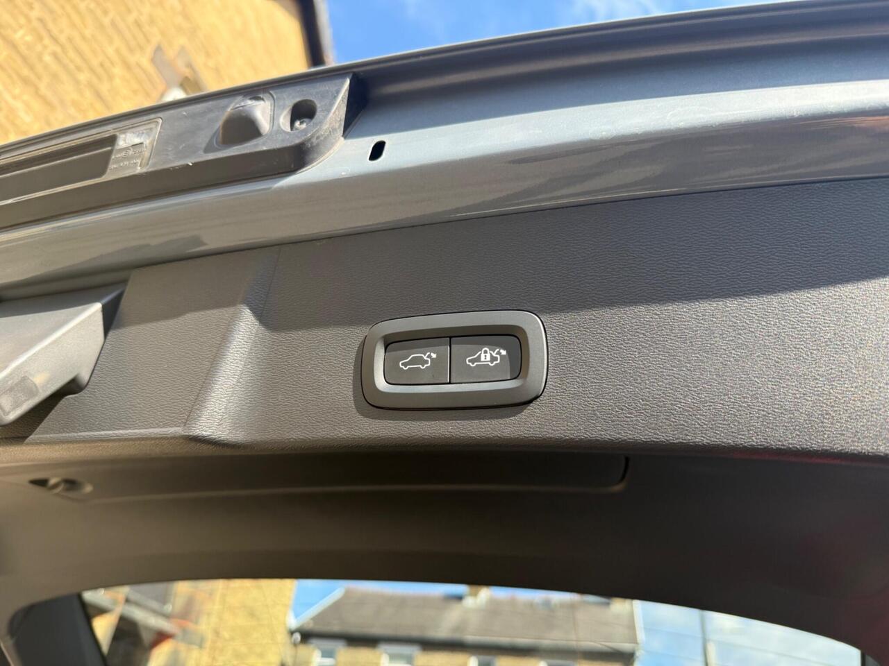 Volvo XC40 — photo 31