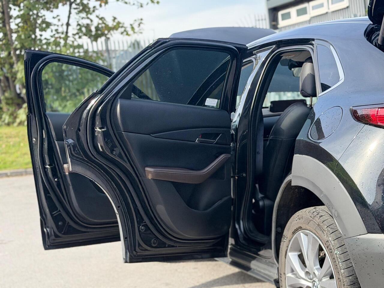 Mazda CX-30 — photo 25