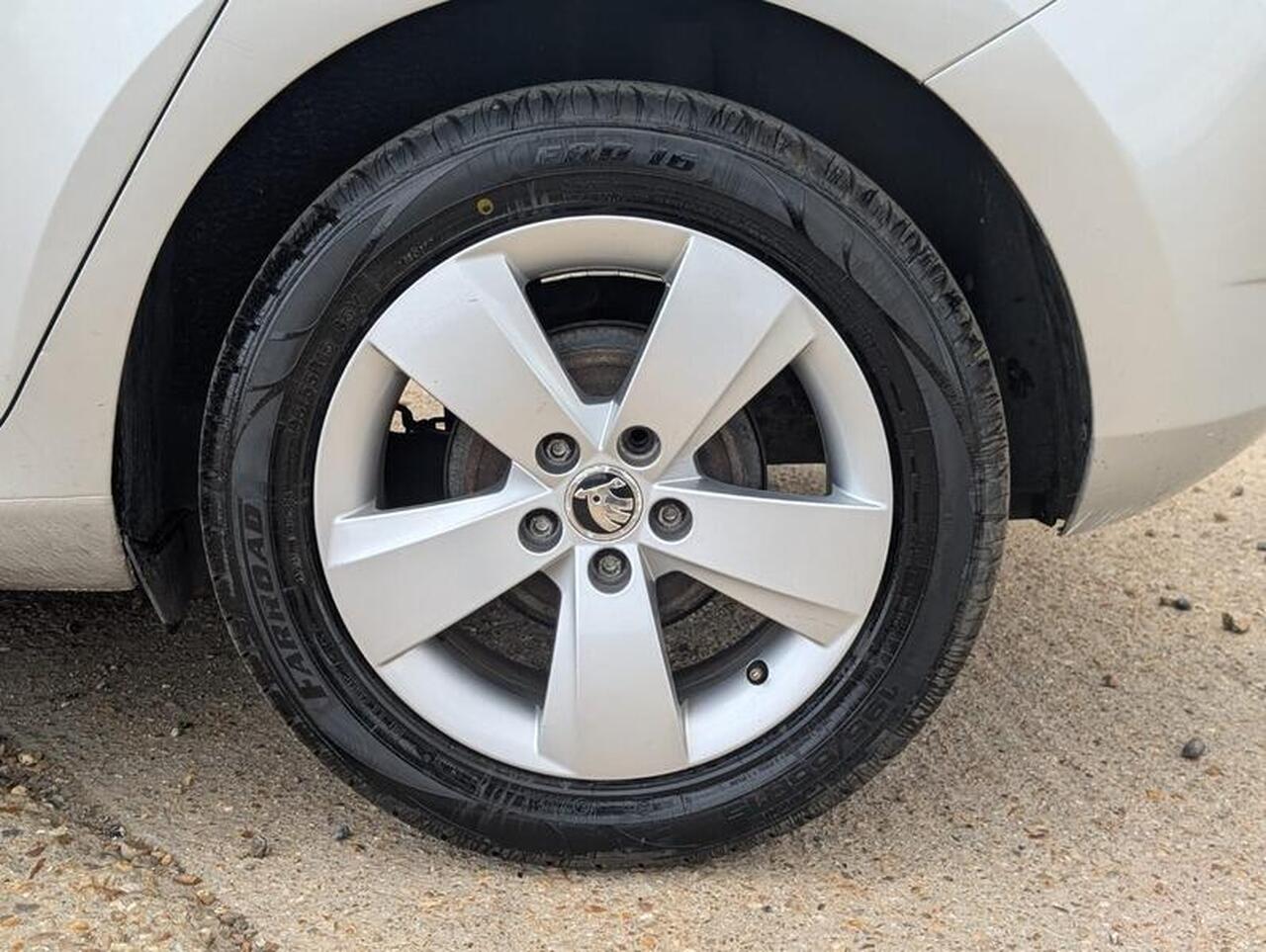 Skoda Fabia — photo 32