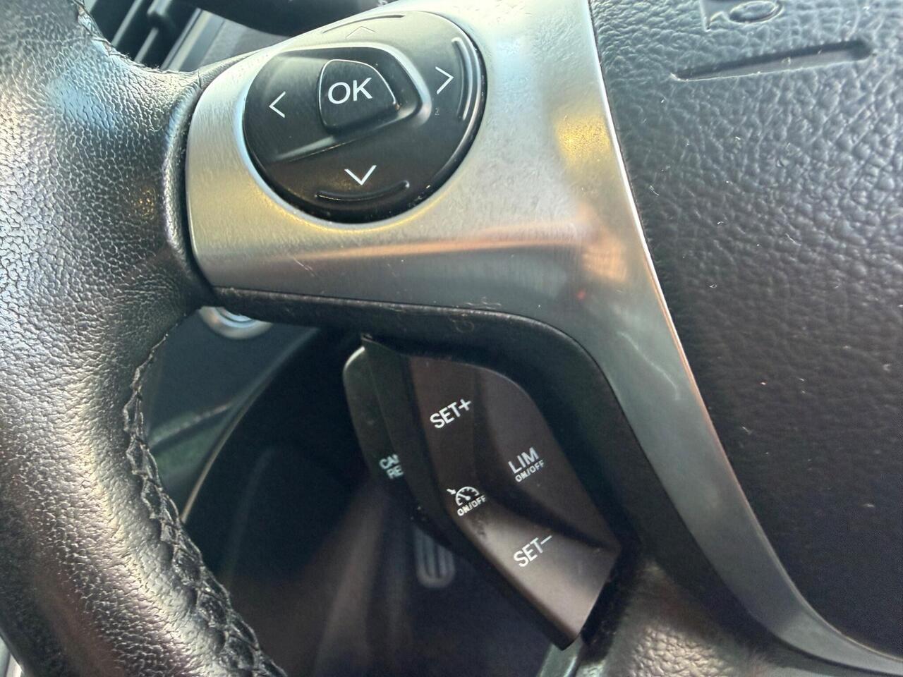Ford Kuga — photo 22