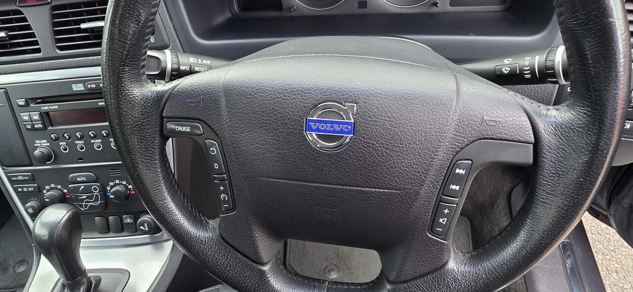 Volvo V70 — photo 86