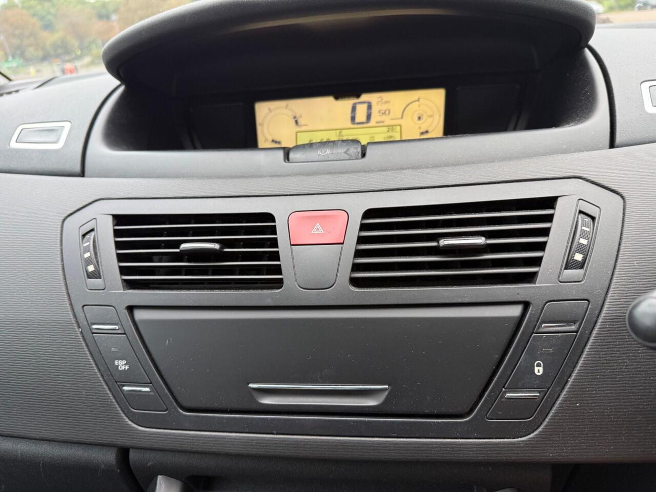 Citroen C4 Picasso — photo 38