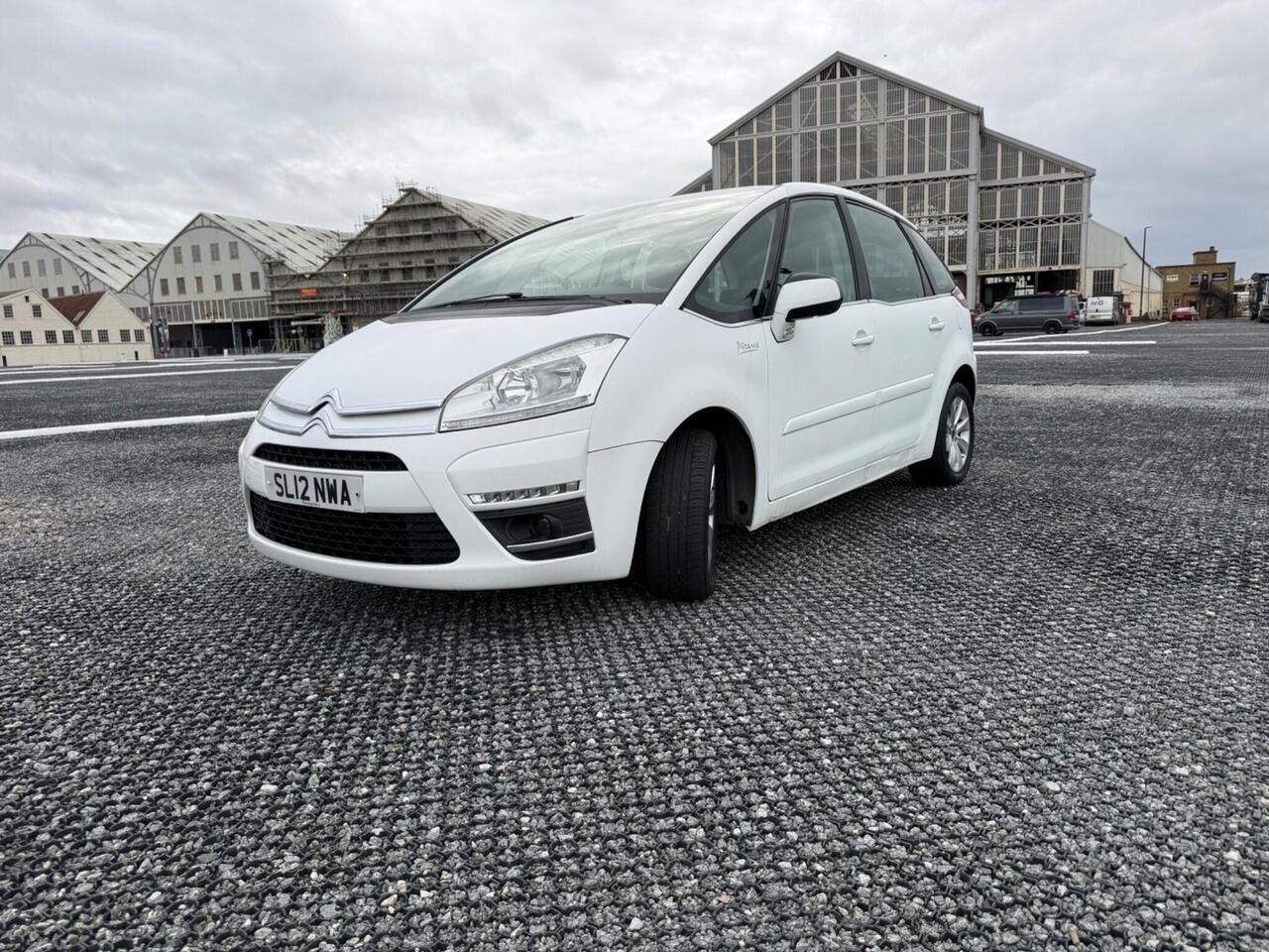 Citroen C4 Picasso — photo 3