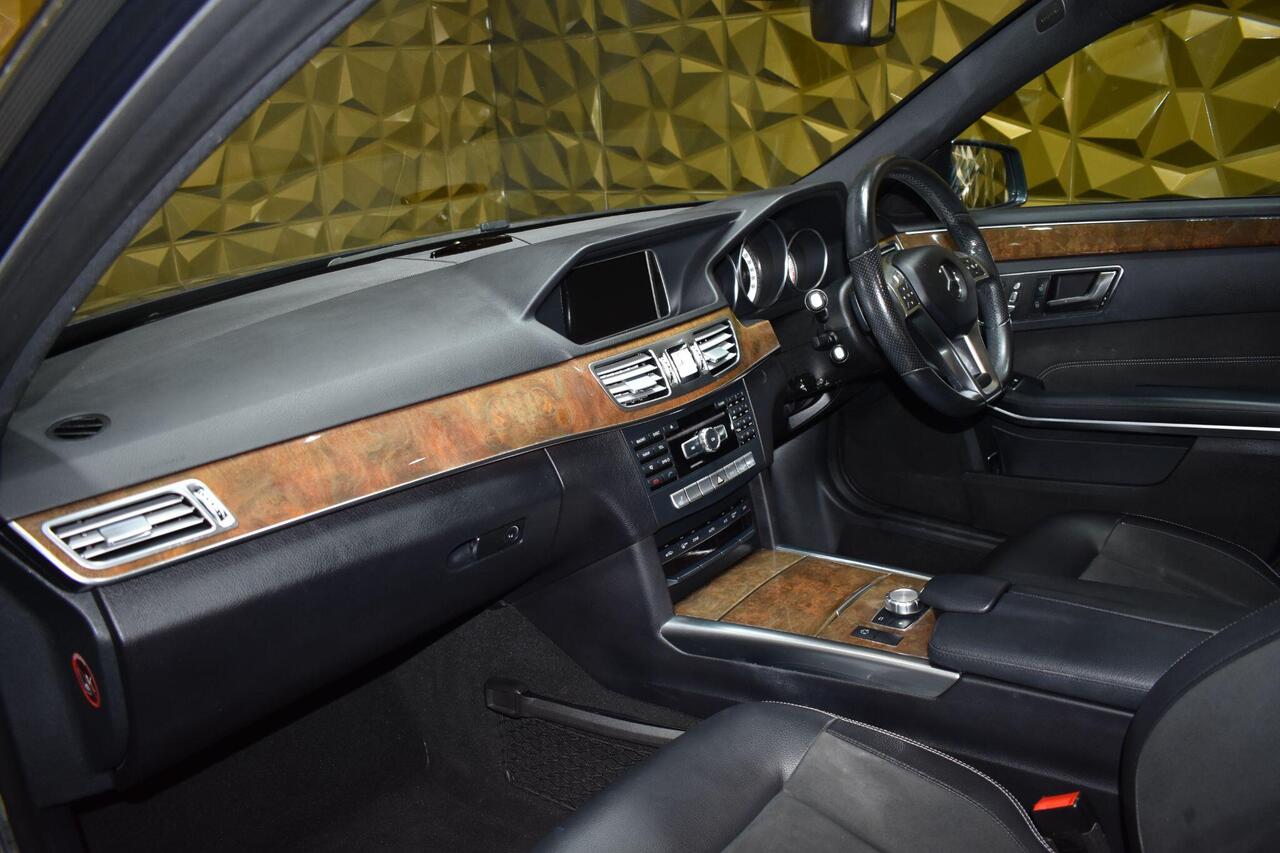 Mercedes-Benz E Class — photo 9