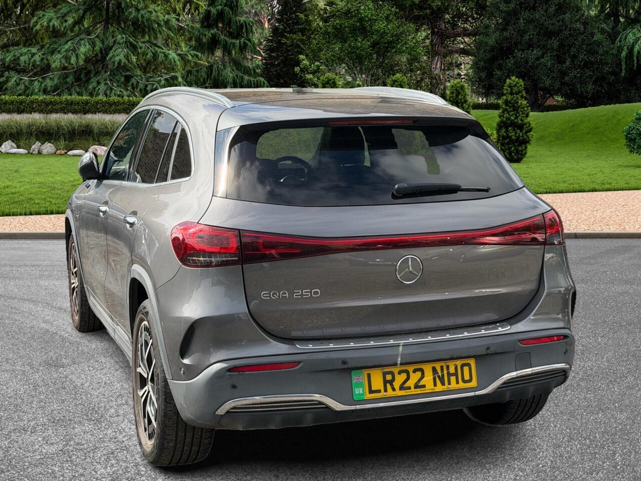 Mercedes-Benz EQA — photo 11