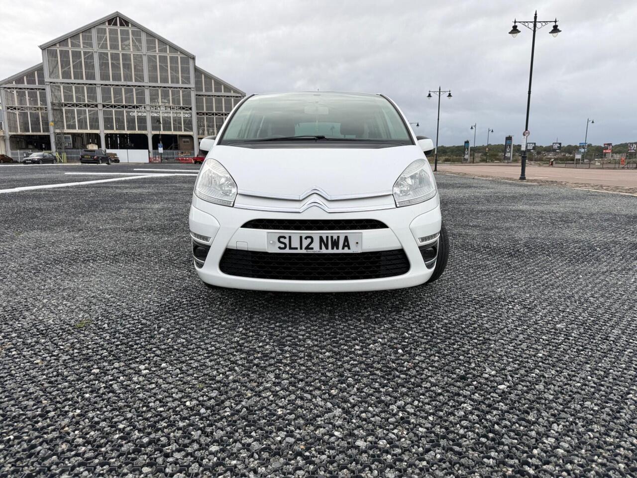 Citroen C4 Picasso — photo 2