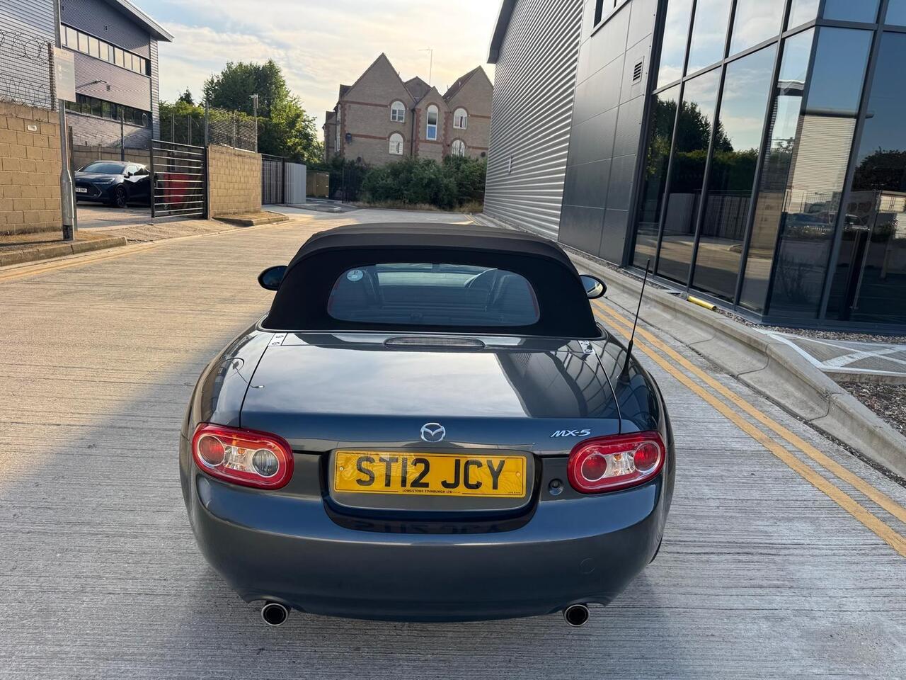 Mazda MX-5 — photo 21