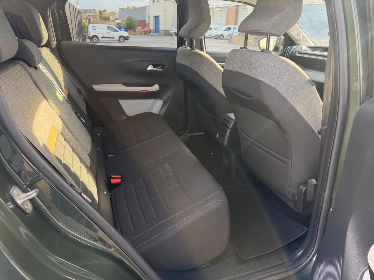 Citroen e-C3 Aircross — photo 13