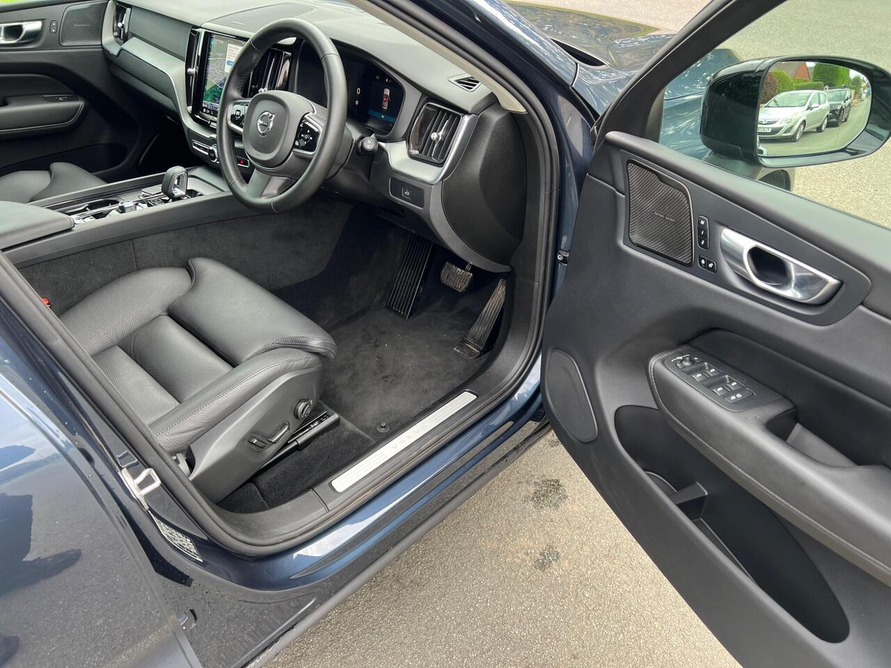 Volvo XC60 — photo 53