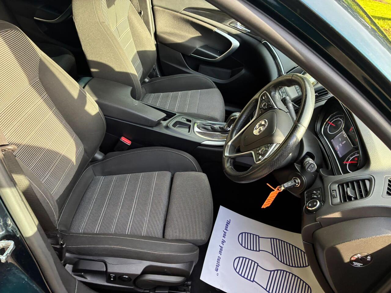Vauxhall Insignia — photo 24