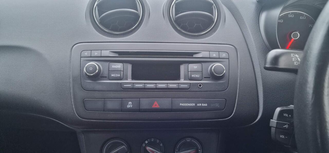 SEAT Ibiza — photo 11
