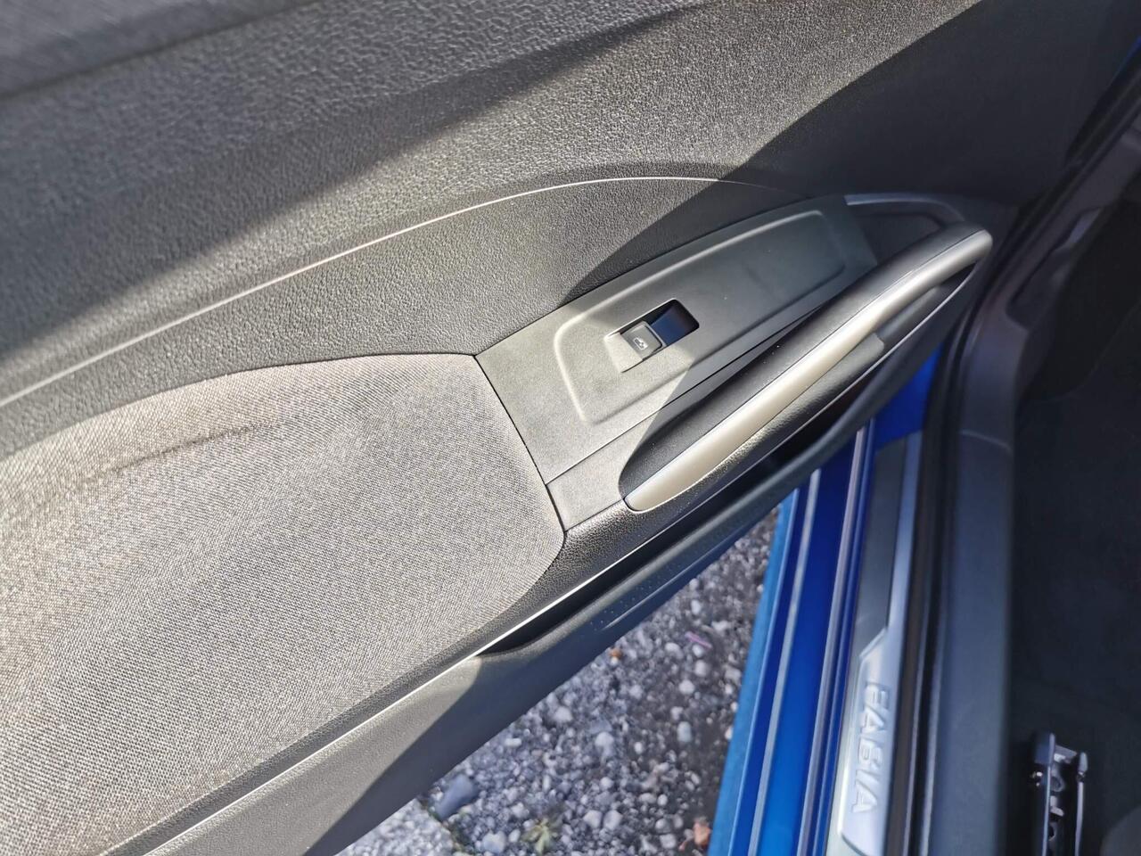 Skoda Fabia — photo 8
