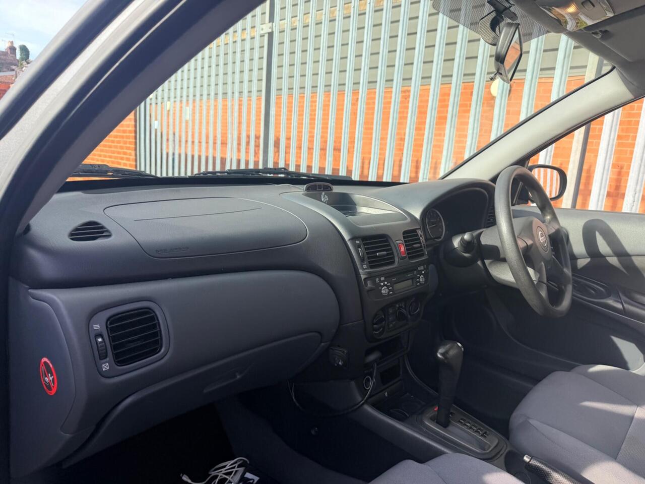2005 Nissan Almera 1.8 S 5dr, photo 12